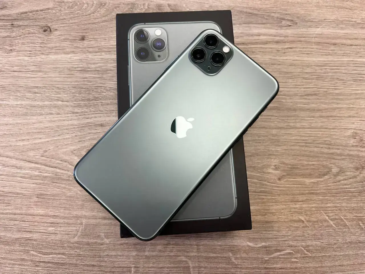 USED (IP0025) Apple iPhone 11 Pro Max Dual Sim 64GB Midnight Green (MWF02), (Стан - 9/10, Комплект - iPhone, коробка | гарантія - 1 міс.)